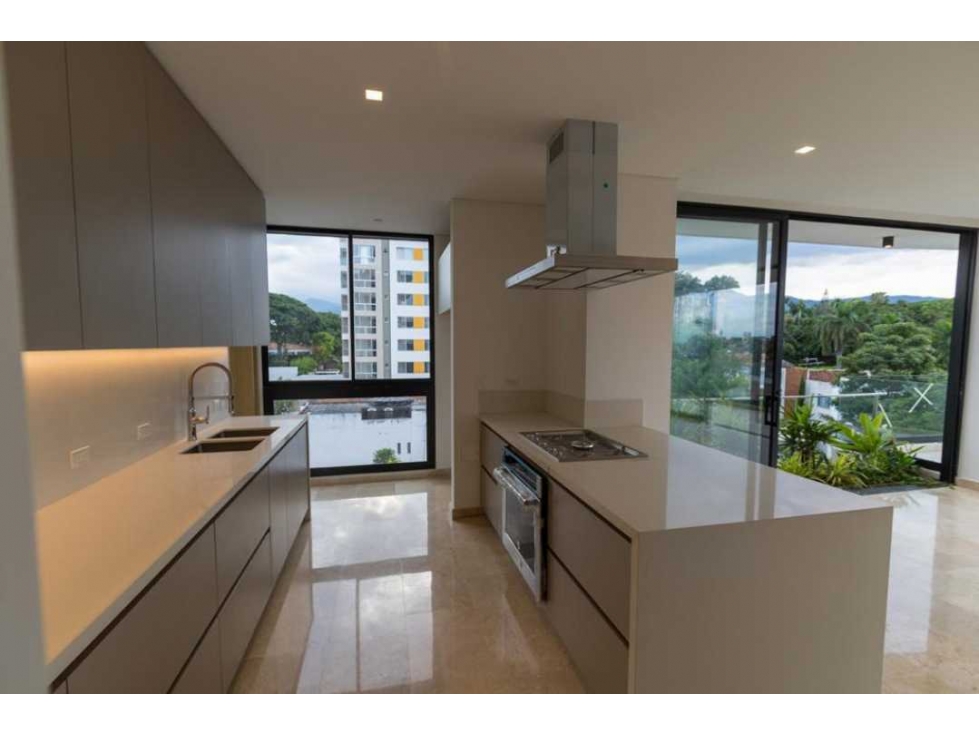 Se vende espectacular apartamento en ciudad jardin cali