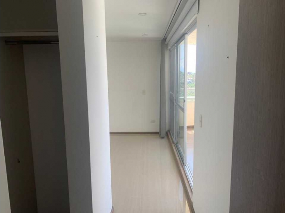 SE VENDE EXCELENTE APARTAMENTO CERCA DE LA UNIVERSIDAD