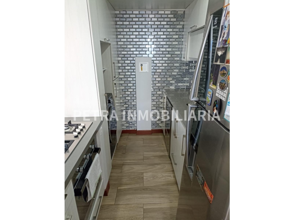 SE VENDE EXCELENTE APARTAMENTO EN ROBLEDO, PAJARITO