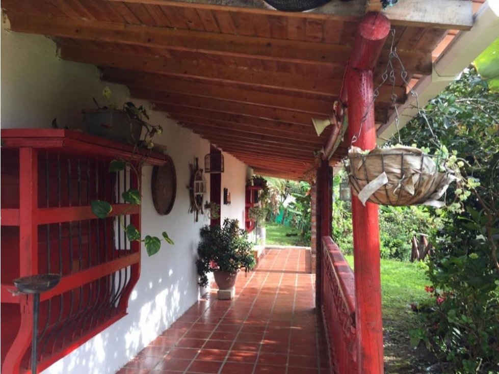 SE VENDE FINCA EN GUATAPE CON EMBALSE