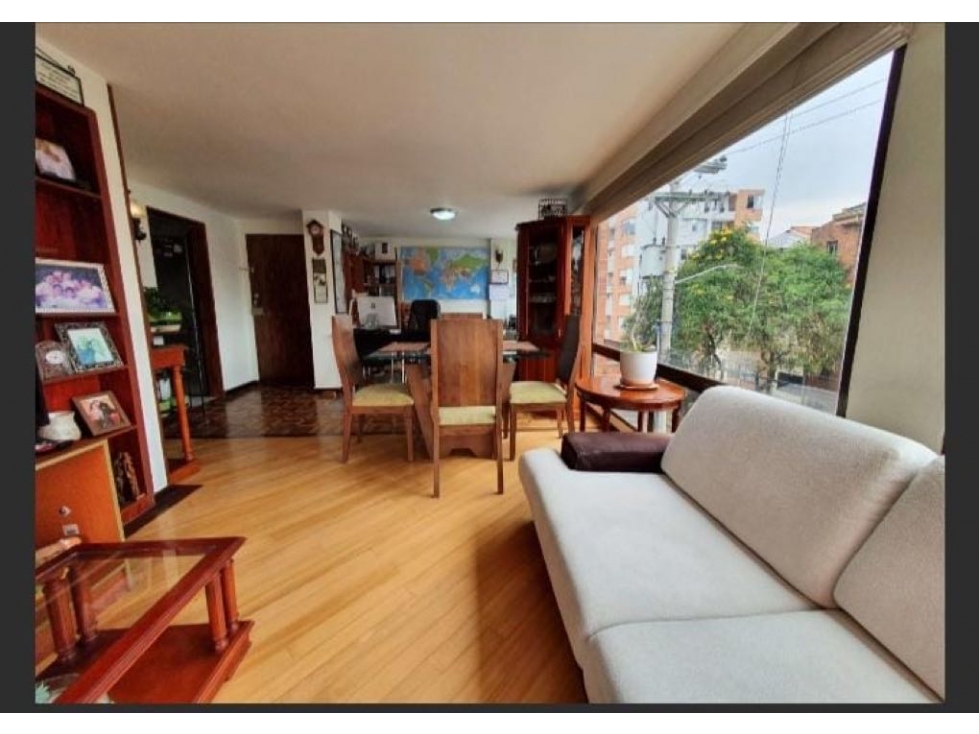 SE VENDE HERMOSO APARTAMENTO EN CEDRO GOLF. A