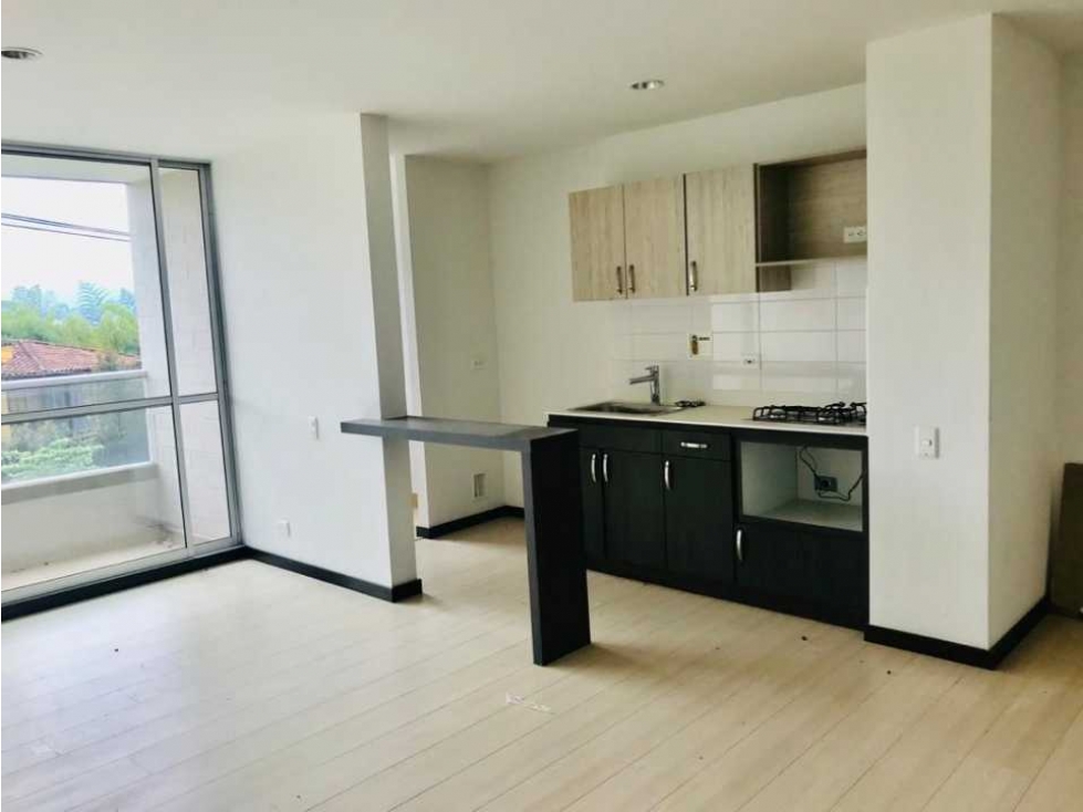 SE VENDE HERMOSO APARTAMENTO EN LA ESTRELLA URB ARBOLEDA DE LA ESTRELL