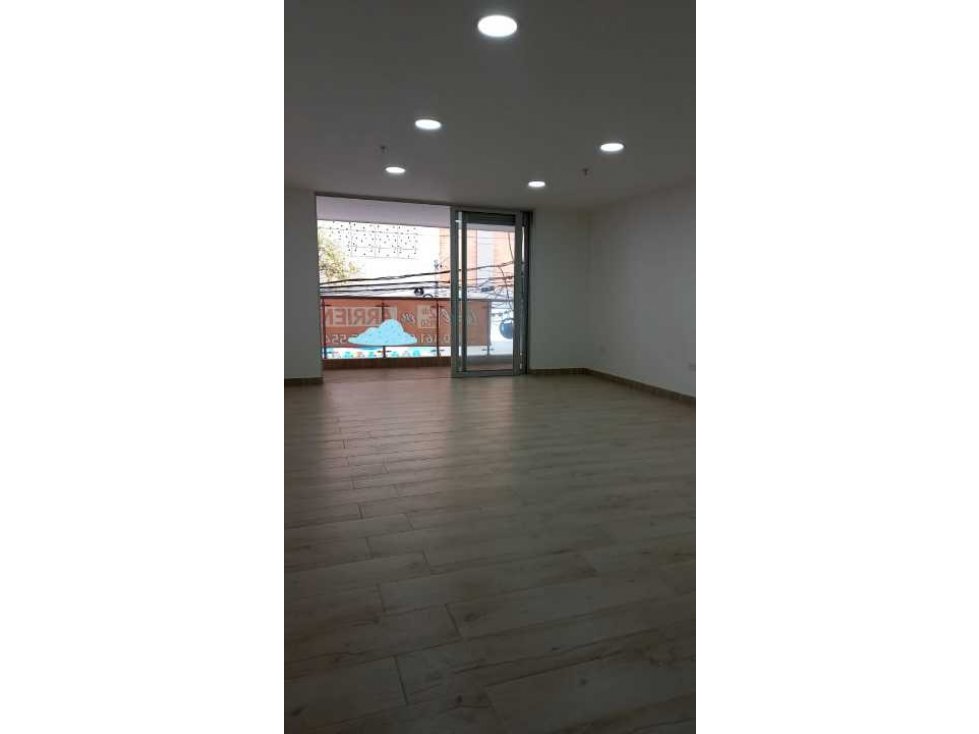 Se vende local comercial/consultorio cerca parque Sabaneta