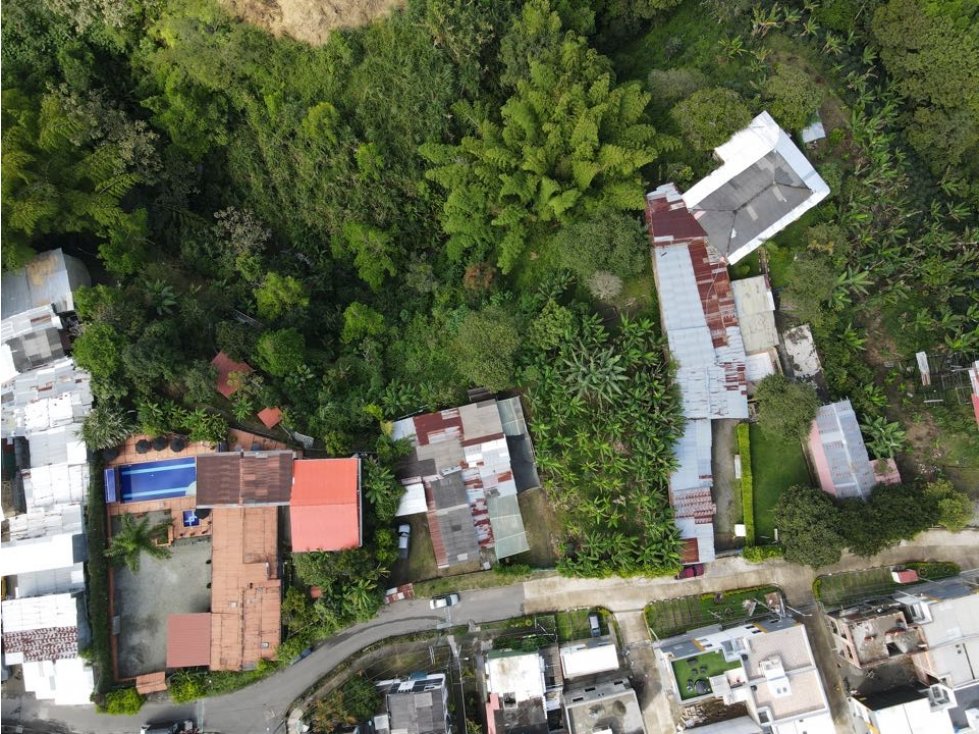 SE VENDE LOTE URBANO PARA CONSTRUCCIÓN PROYECTO USO DE SUELO PERMITIDO