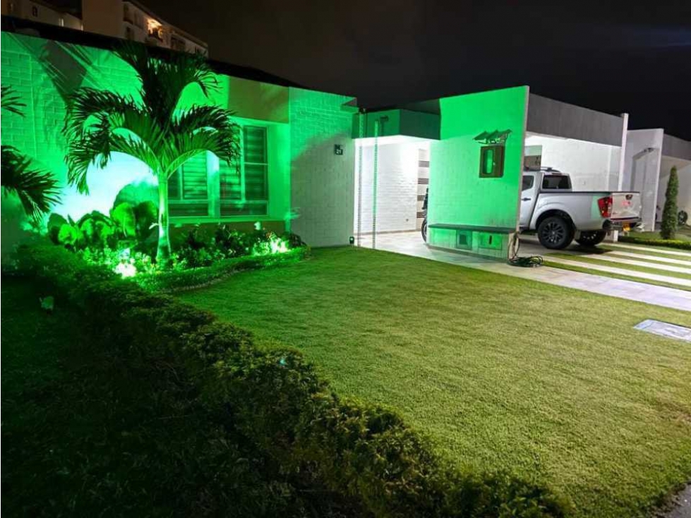 Se vende o se permuta casa en el castillo $748 millones  (j.s)