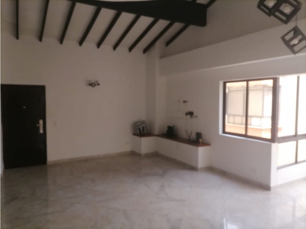 SE VENDE PENTHOUSE DUPLEX EN LAURELES FLORIDA NUEVA