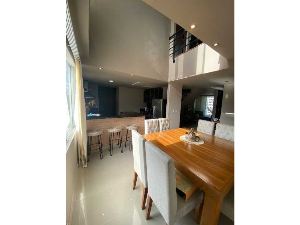 SE VENDE PENTHOUSE EN PINARES PEREIRA