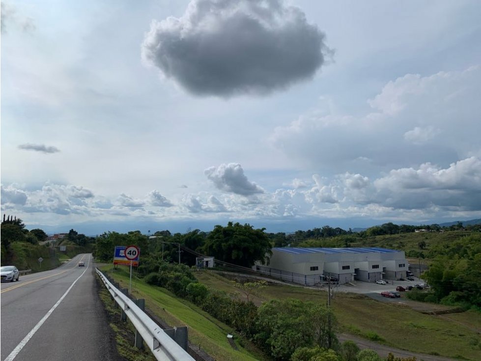 SE VENDEN BODEGAS EN LA VÍA CONDINA, PEREIRA