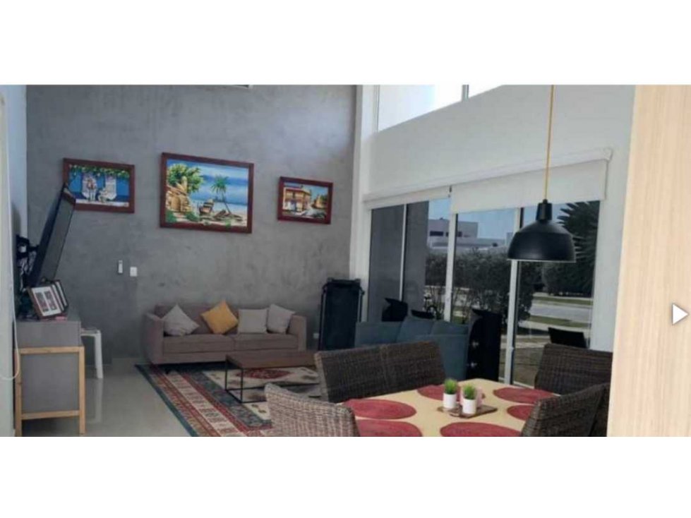 SR VENDE HERMOSA CASA EN BARCELONA DE INDIAS