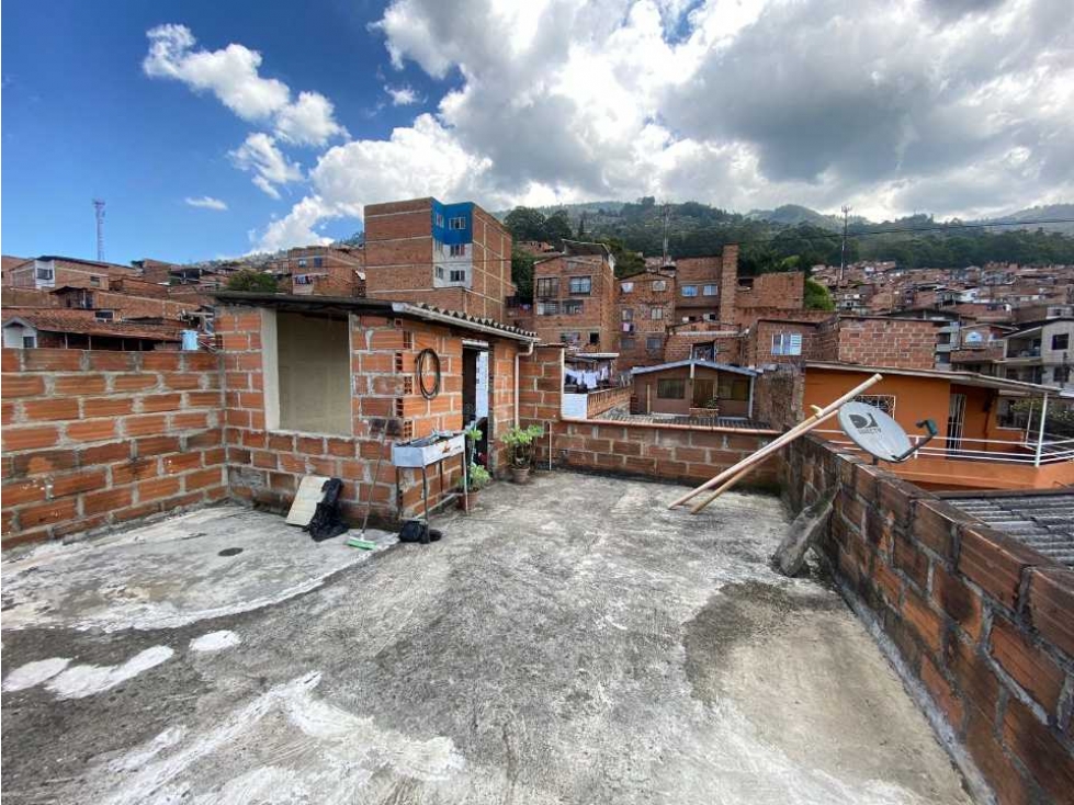 APARTAMENTO EN  VENTA MANRIQUE, MEDELLIN  PISO 3