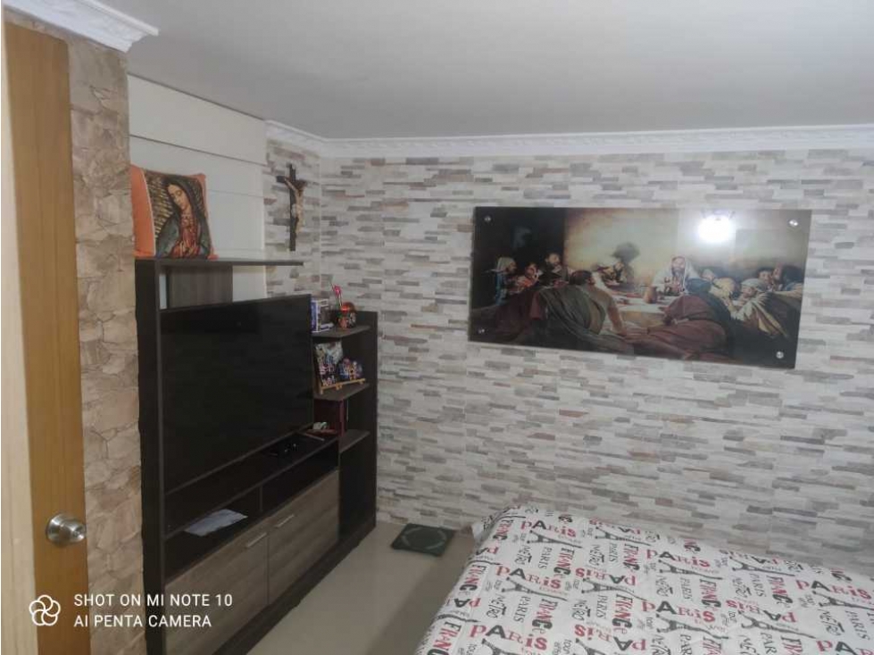 APARTAMENTO  EN  VENTA  TRAPICHE, BELLO PISO 4