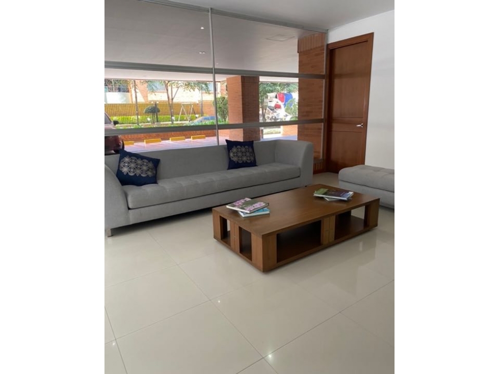 VENDEMOS APARTAMENTO SANTA BARBARA 170 M2