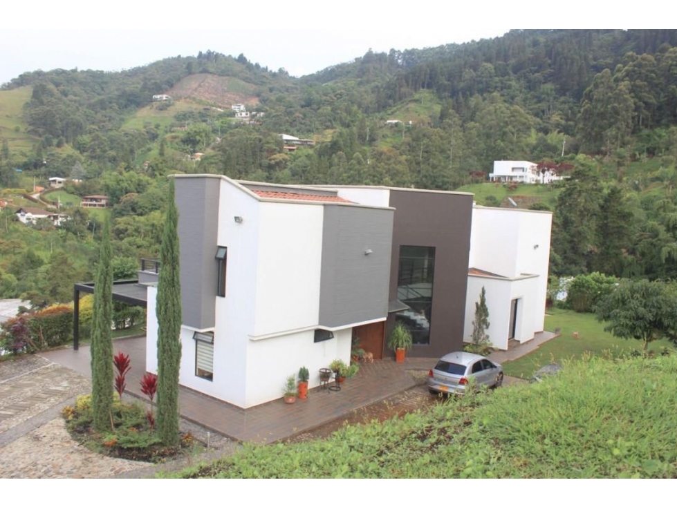 VENDEMOS HERMOSA CASA EN LA ESTRELLA - VARIANTE CALDAS