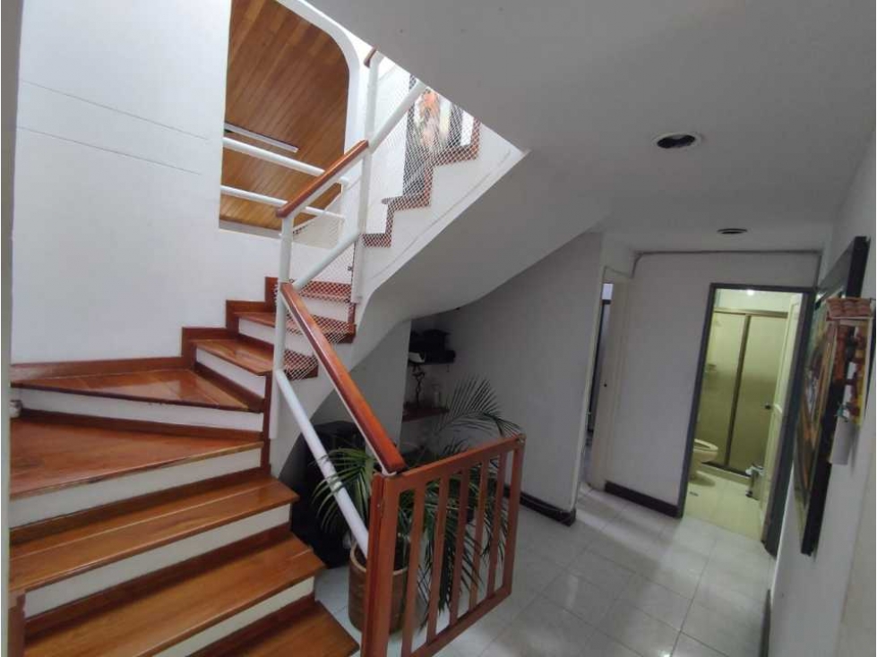 Vendo amplio apartamento duplex  sector centro