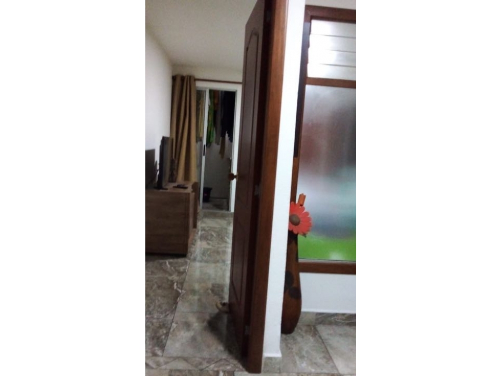 VENDO APARTAMENTO EN SABANETA LOMA DE SAN JOSE