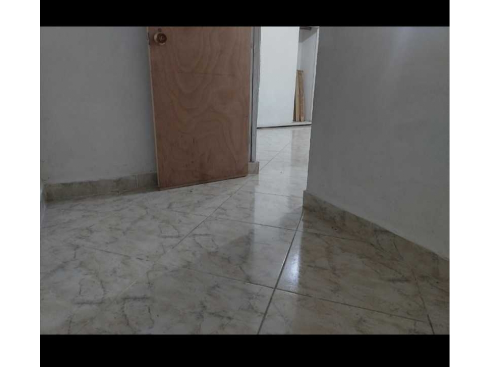 VENDO APARTAMENTO 1 PISO EN EL BARRIO FLORENCIA PARTE ALTA