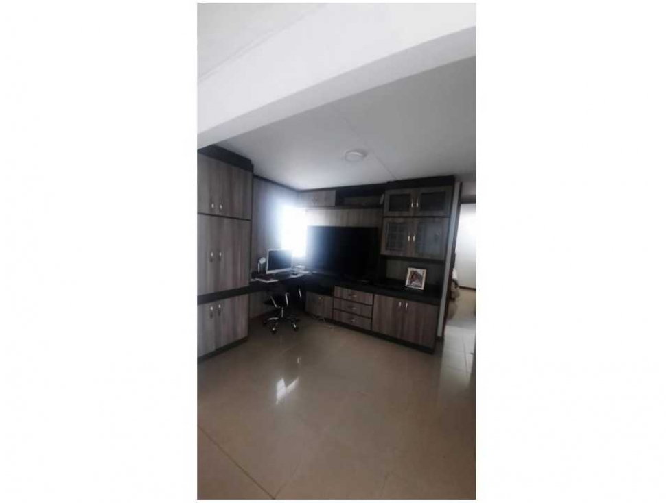 VENDO APARTAMENTO AL SUR DE CALI, VALLE DEL LILI. A