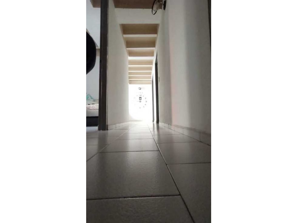 VENDO APARTAMENTO BARRIO LIMONAR