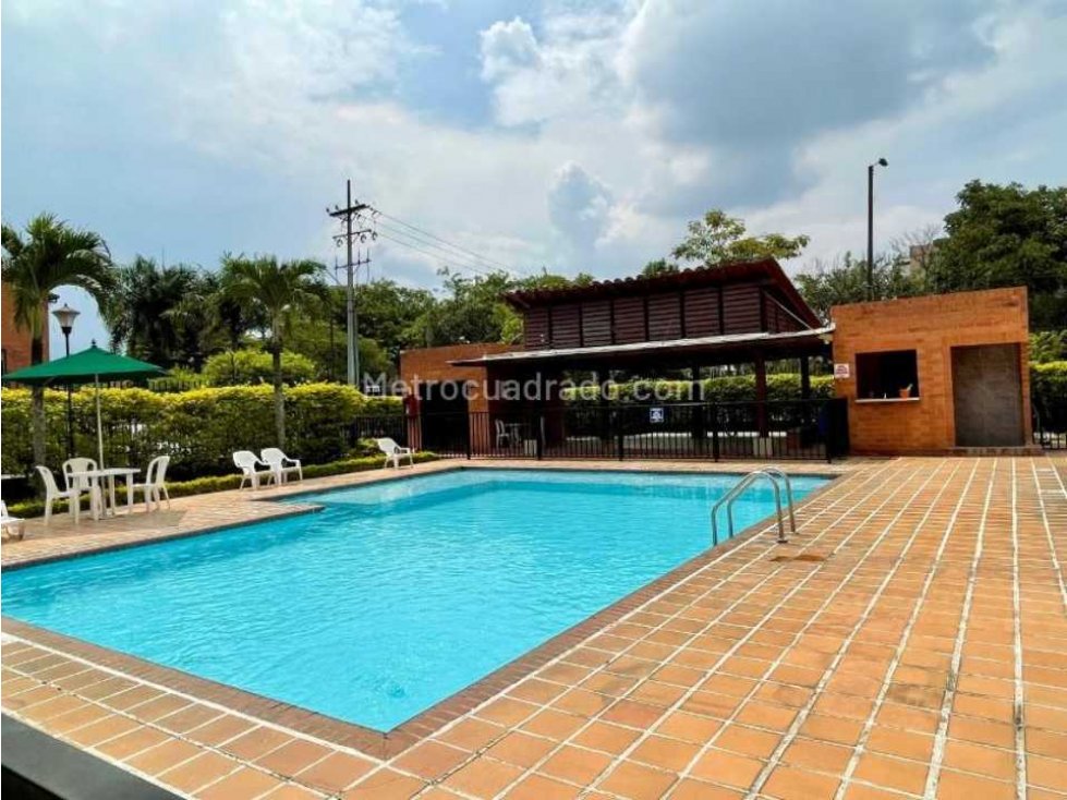 VENDO APARTAMENTO EN CALI SUR, VALLE DEL LILI. A