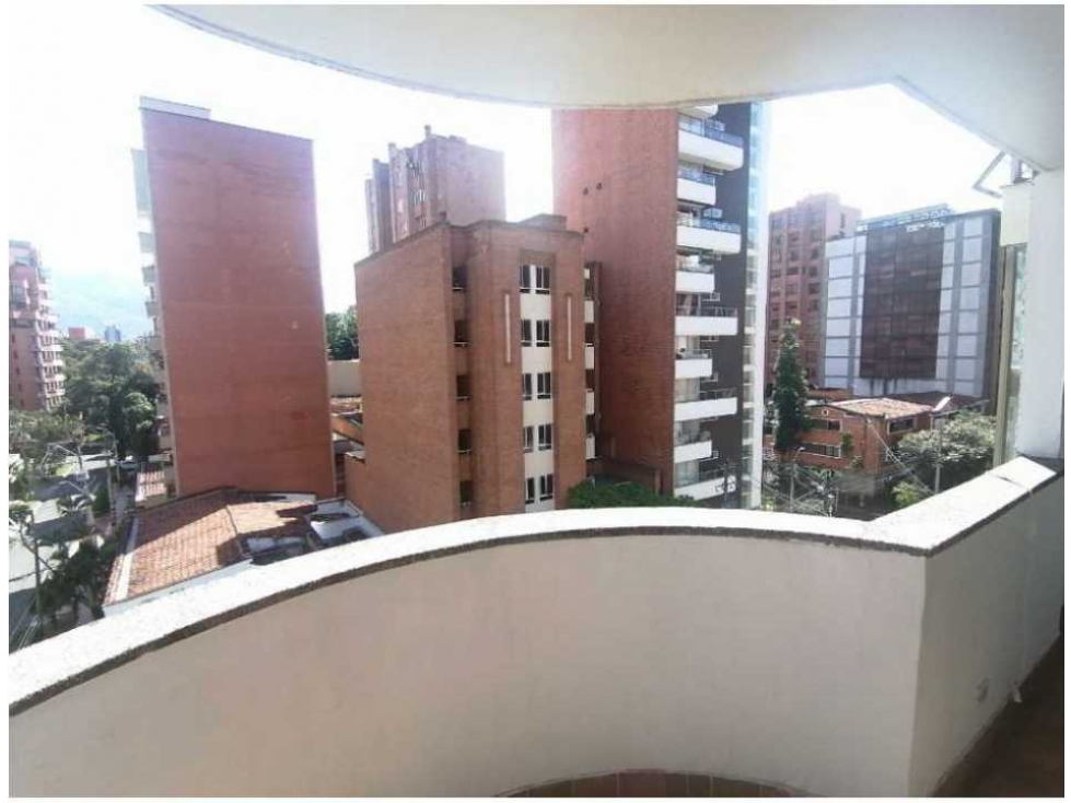 VENDO APARTAMENTO EN CONQUISTADORES CON DOBLE PARQUEADERO