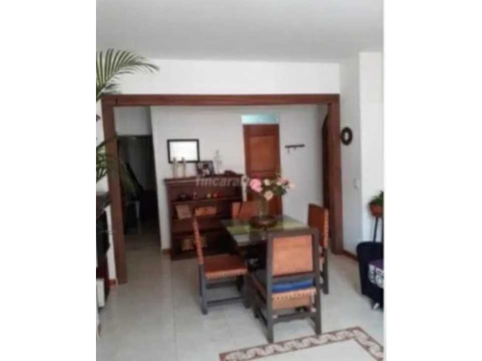 VENDO APARTAMENTO EN EL LIMONAR T.P