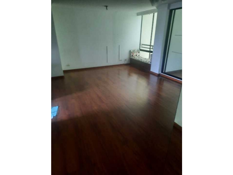 VENDO APARTAMENTO EN EL POBLADO, LAS LOMAS No 1