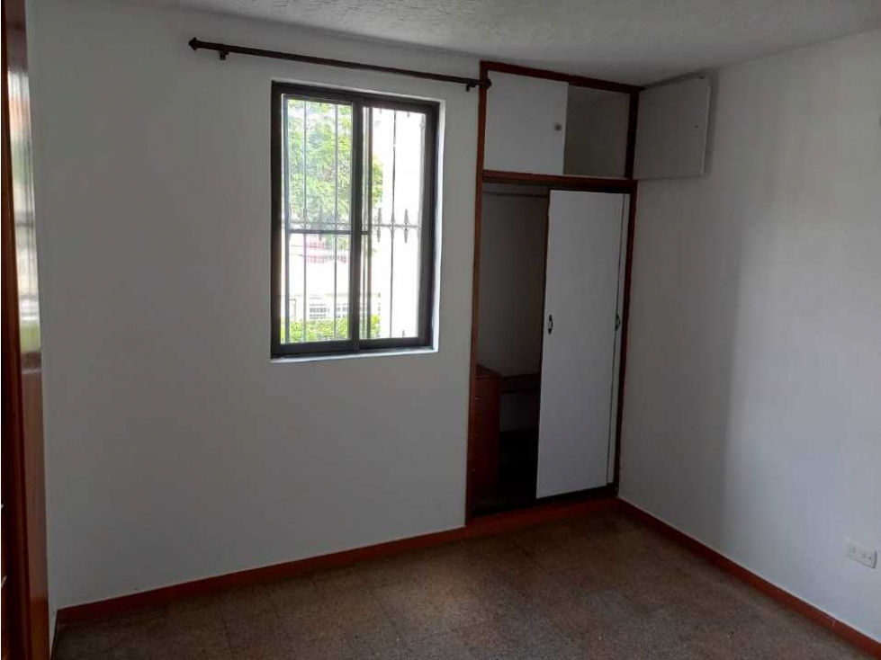 Vendo apartamento en el sur de cali barrio primero de mayo en unidad