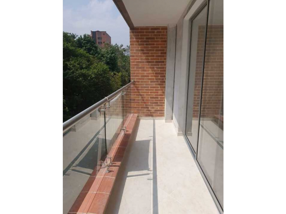 VENDO APARTAMENTO EN ENVIGADO CON PARQUEADERO