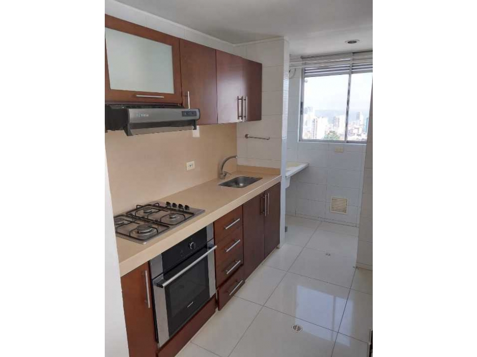 VENDO APARTAMENTO EN LA AURORA, EXCELENTE UBICACIÓN, CERCA DE TODO