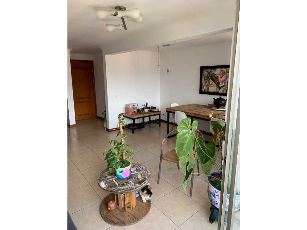 Vendo apartamento en Medellín Loma de los Bernal