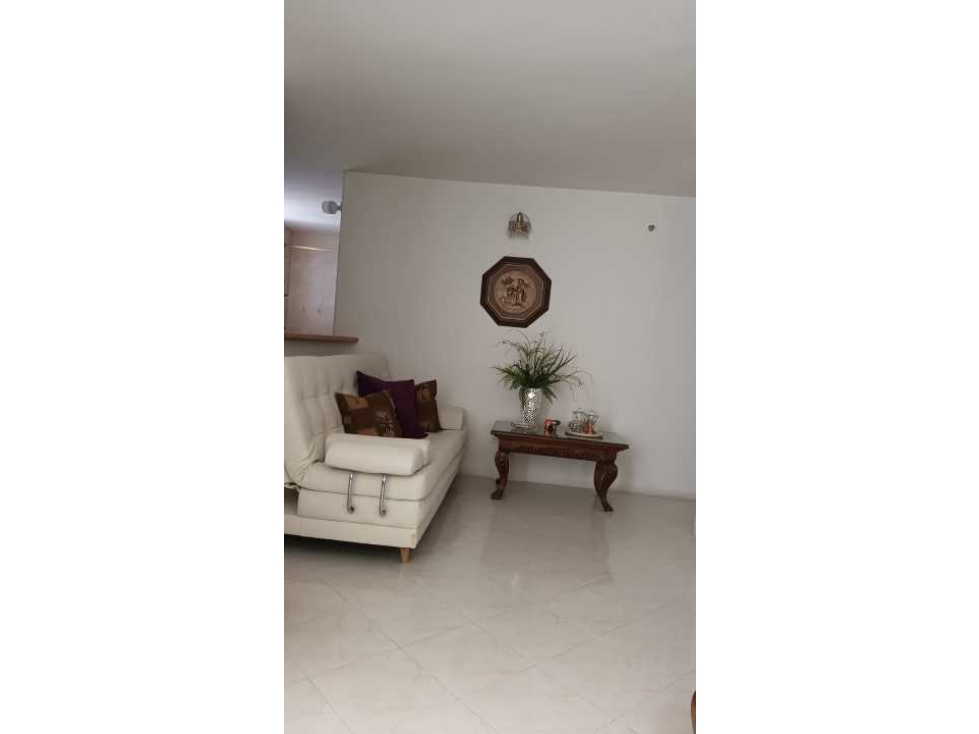 VENDO APARTAMENTO EN POBLADO LOMADE DE SAN JULIAN