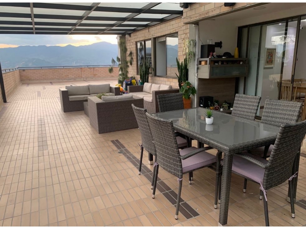 VENDO HERMOSO  APARTAMENTO INTERCLUB CON SÚPER TERRAZA