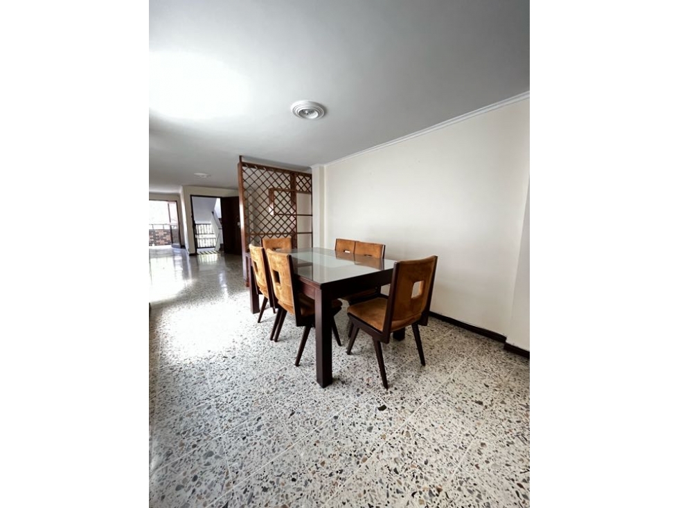 VENDO APARTAMENTO EN EL CORAZÓN DE LAURELES