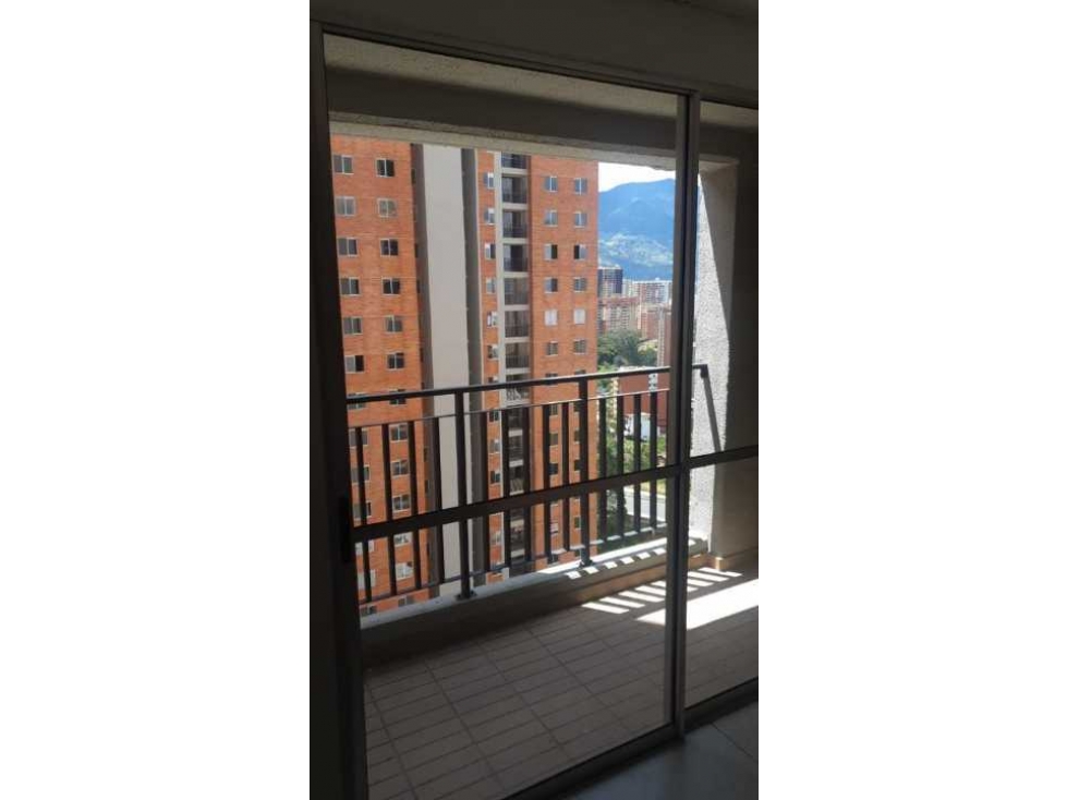 VENDO APARTAMENTO NUEVO EN SABANETA, SECTOR EL CARMELO