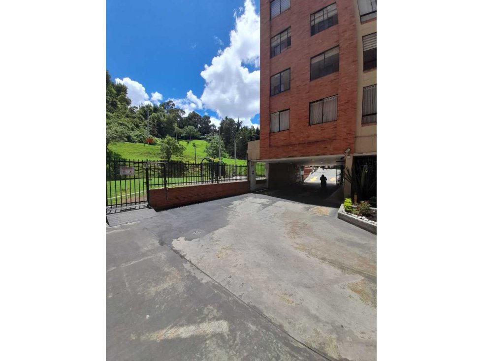 VENDO APARTAMENTO SEXTO PISO CON ASCENSOR PARQUEADERO Y DEPOSITO