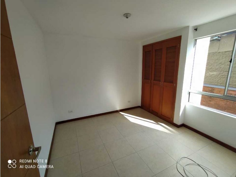 Vendo apto en Medellín barrio laureles