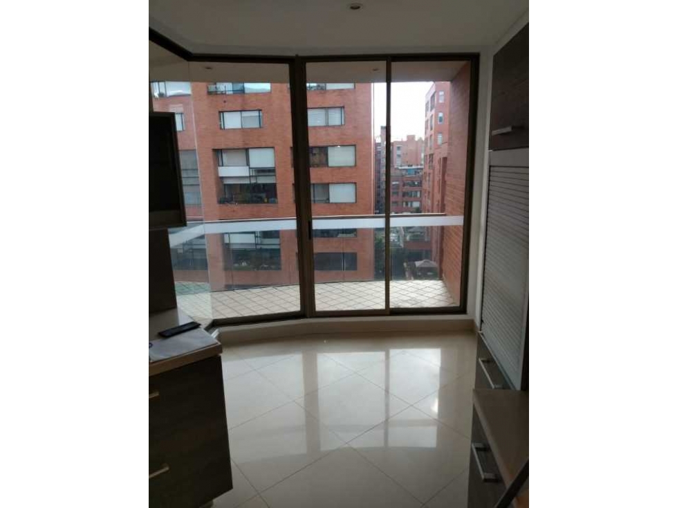 VENDO APTO en VIRREY, 242 Mtrs, 3habs con baño, terraza.YG