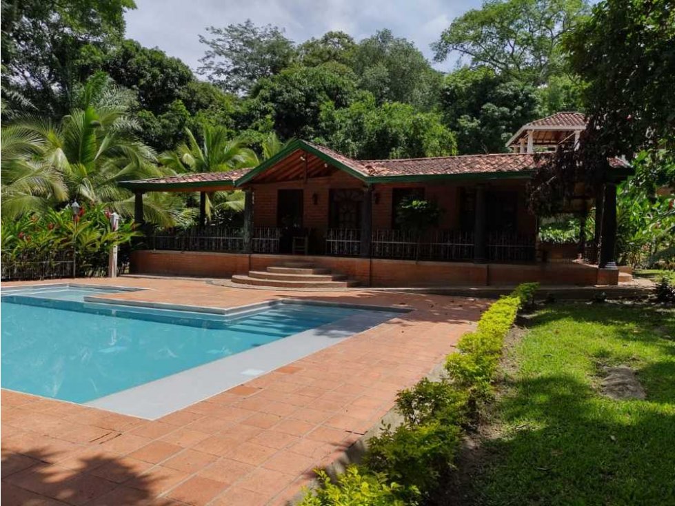 CASA CAMPESTRE  EN VENTA, EN SAN JERONIMO, ANTIOQUIA