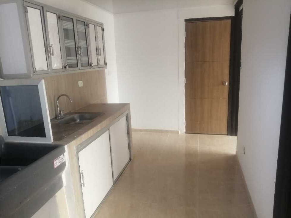 Vendo Casa con Local Comercial y Dos Apartamentos