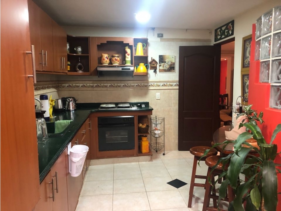 Vendo casa en condominio, barrio La Esmeralda