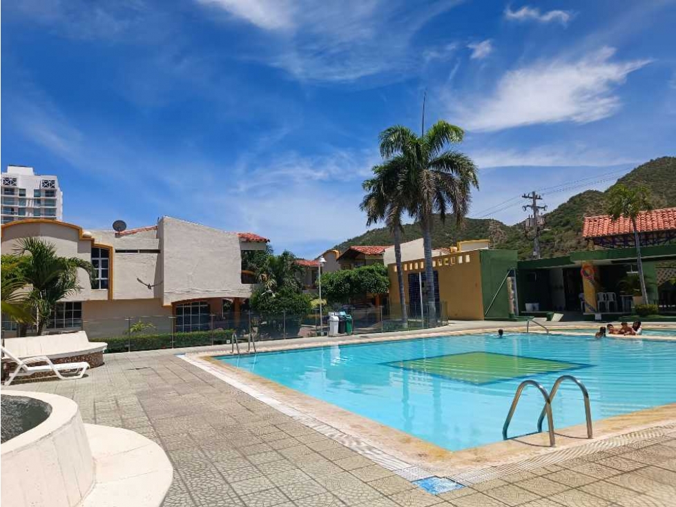 VENDO CASA EN CONJUNTO CERRADO RODADERO RESERVADO