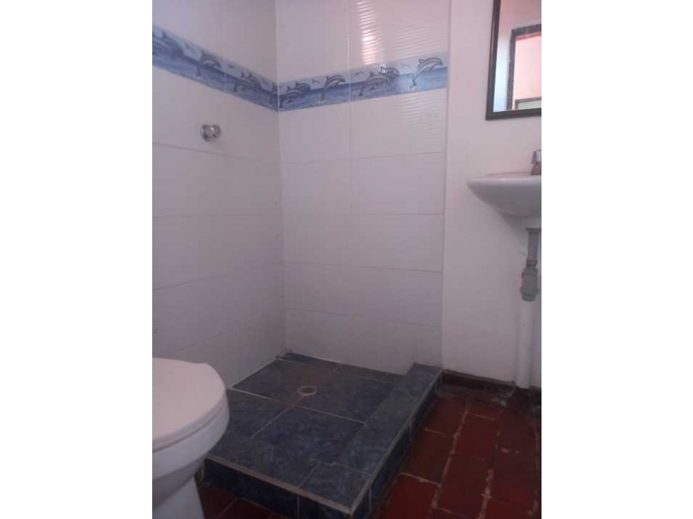 Vendo casa en el oriente de cali barrio villa del lago peatonal