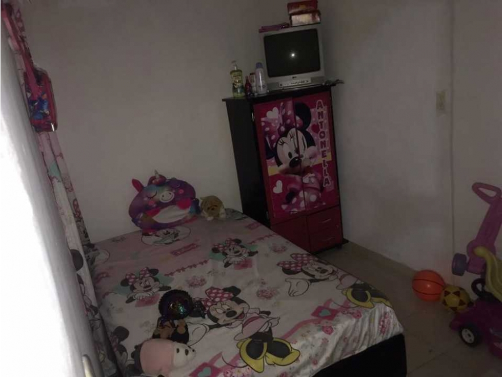 Vendo casa en el oriente de cali barrio decepaz 2 pisos independientes