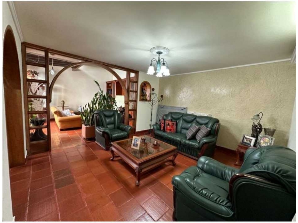 Vendo casa en Envigado, Loma del Escobero.