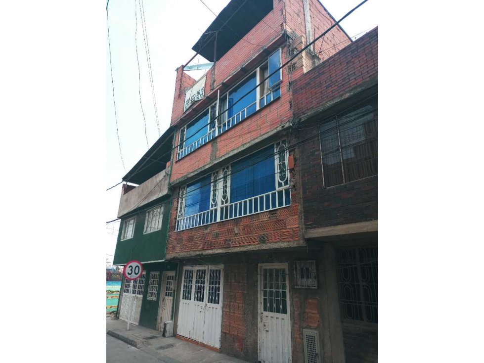 VENTA DE CASA RENTABLE EN KENNEDY  ALEDAÑA A AV GUAYACANES CON CLL 45S