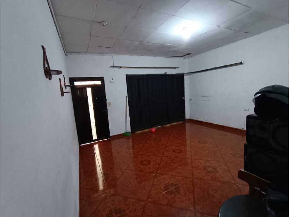 VENDO CASA LOTE EN BARRIO BOSTON MEDELLÍN