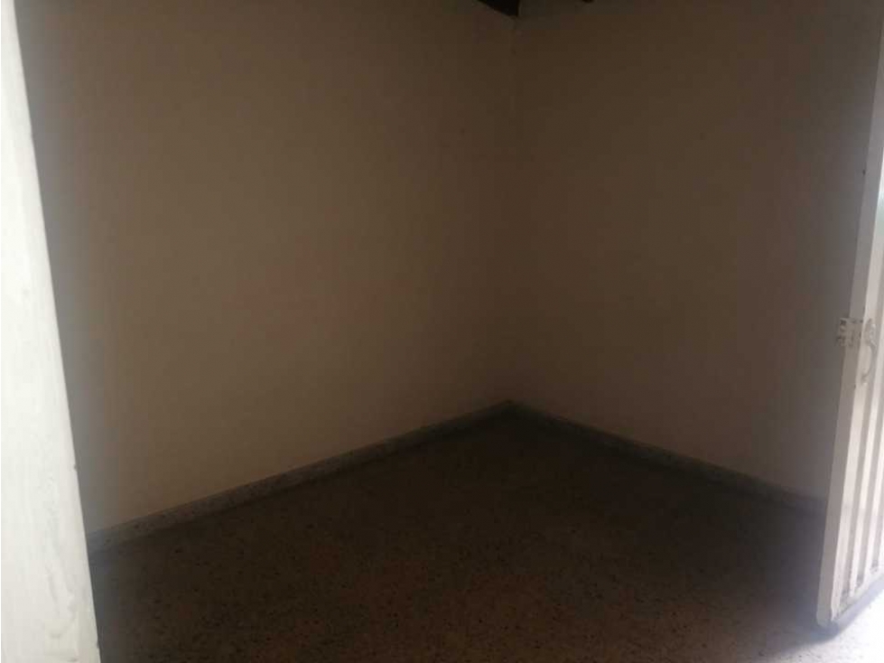 VENDO CASA LOTE EN CABAÑAS PARTE ALTA