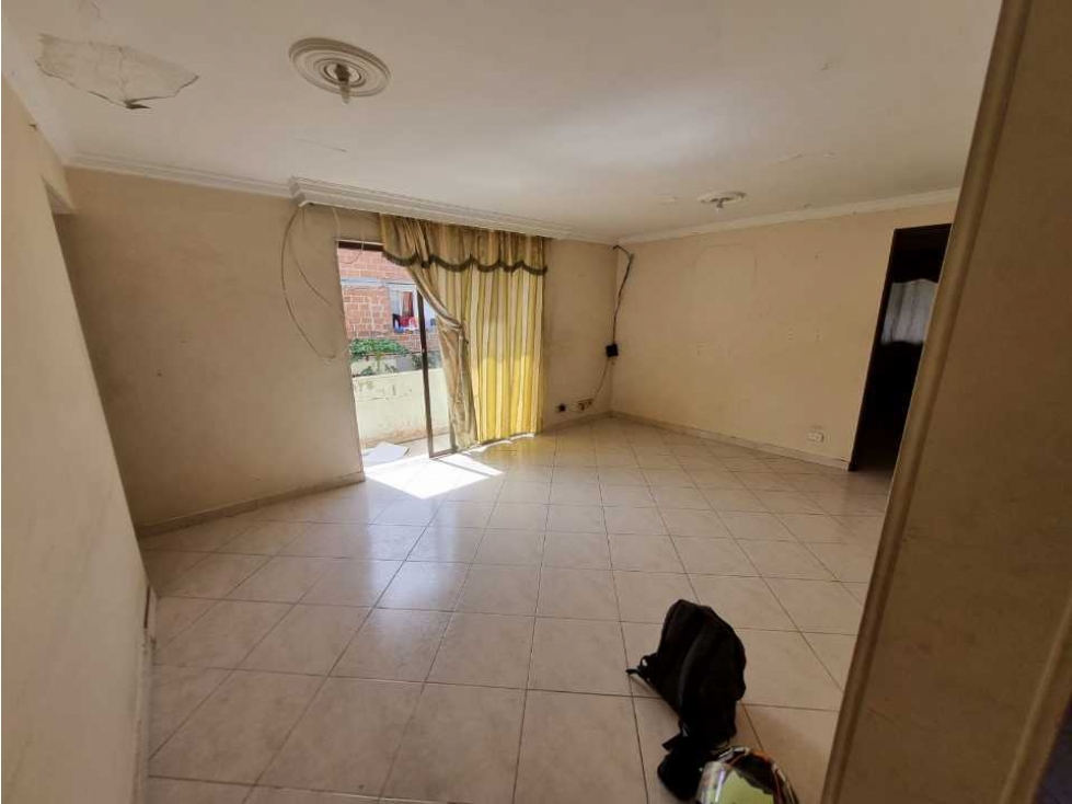 BAJÓ DE PRECIO VENDO URGENTE CASA 3ER PISO EN BELLO SECTOR EL CAIRO