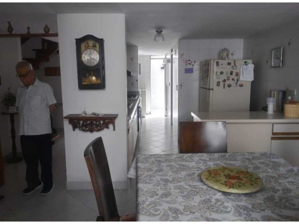 VENDO CASA UNIFAMILIAR EN BELÉN LA MOTA CON PARQUEADERO PRIVADO