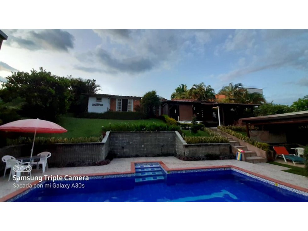 VENDO HERMOSA CASA CAMPESTRE EN CERRITOS, PEREIRA